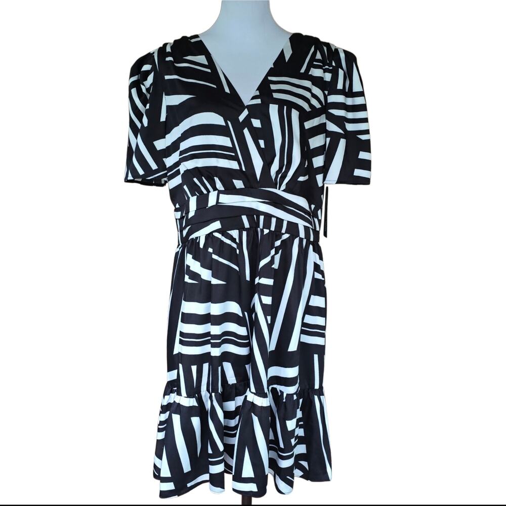 Karl Lagerfeld Paris Black White Stripe Dress Plus Size 14 Abstract Print